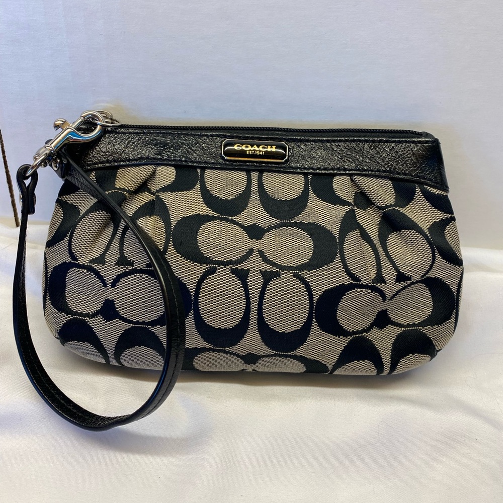 Coach Signature Pleated wristlet